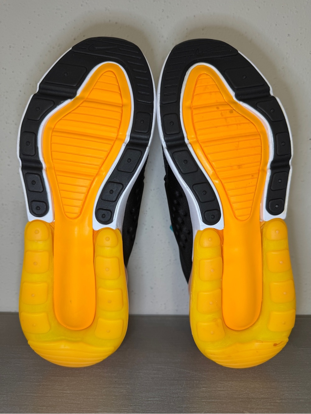 Nike Air Max 270 Extreme Black Laser Orange GS Youth Size 6.5Y Running Shoes - Picture 9 of 10